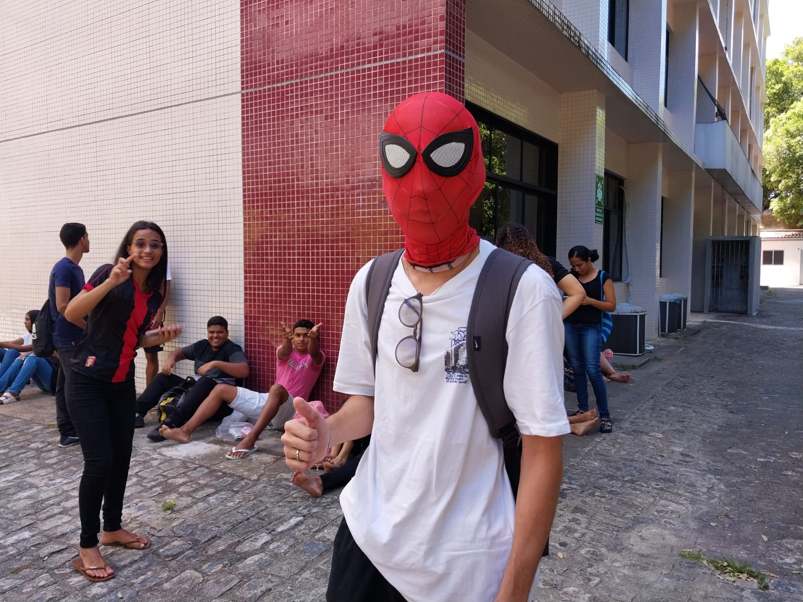 O Homem-Aranha pode mesmo parar um trem? A ciência explica